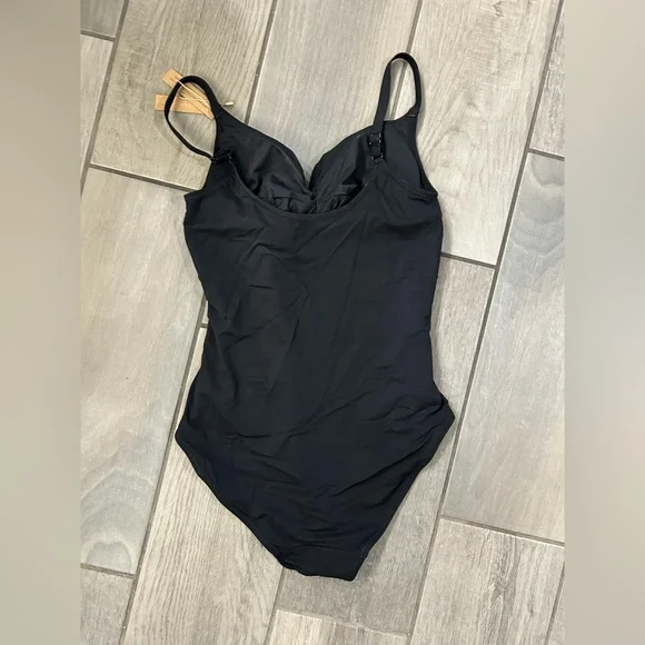 SHAPELLX Women’s Tummy Control Swimsuit V Neck Ruched Push Up Built-in Bra - Picture 8 of 10